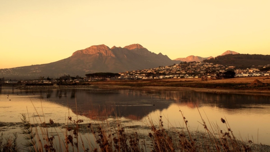 3 Bedroom Property for Sale in Somerset Lakes Western Cape